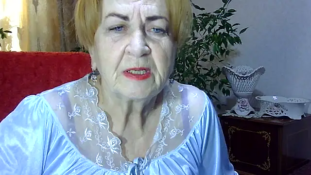 Snapshot of Emma52610 chatting on December 21, 7:03 am Emma52610 online show from December 21, 7:03 am