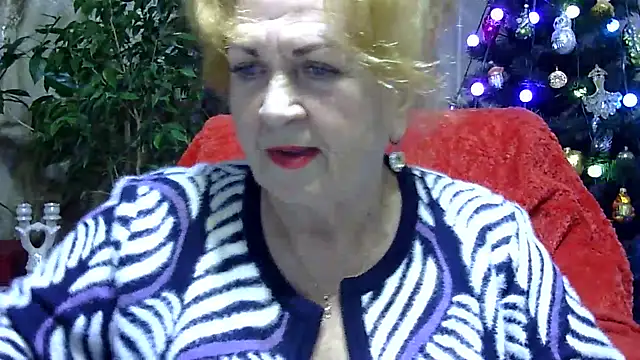 Snapshot of Emma52610 chatting on January 3, 5:31 pm Emma52610 online show from January 3, 5:31 pm