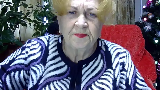 Snapshot of Emma52610 chatting on January 19, 11:56 am Emma52610 online show from January 19, 11:56 am