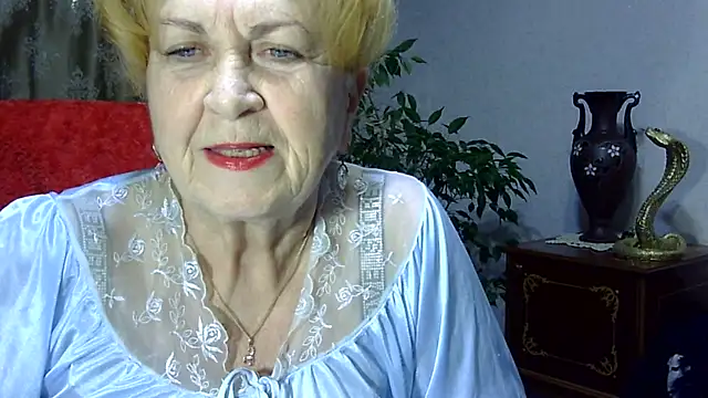 Snapshot of Emma52610 chatting on January 25, 5:51 pm Emma52610 online show from January 25, 5:51 pm