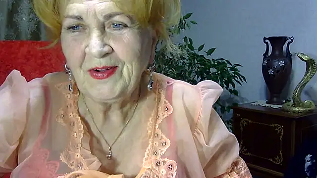 Snapshot of Emma52610 chatting on January 26, 5:44 pm Emma52610 online show from January 26, 5:44 pm