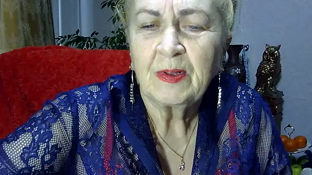 Snapshot of Emma52610 chatting on February 7, 12:28 pm Emma52610 online show from February 7, 12:28 pm