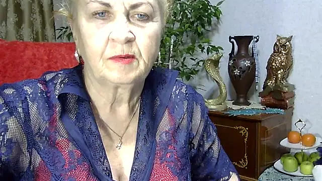 Snapshot of Emma52610 chatting on February 8, 5:50 pm Emma52610 online show from February 8, 5:50 pm