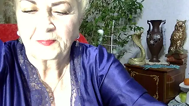 Snapshot of Emma52610 chatting on February 18, 5:21 pm Emma52610 online show from February 18, 5:21 pm
