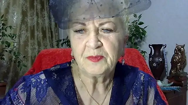 Snapshot of Emma52610 chatting on March 1, 5:42 am Emma52610 online show from March 1, 5:42 am