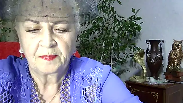 Snapshot of Emma52610 chatting on March 6, 5:33 pm Emma52610 online show from March 6, 5:33 pm