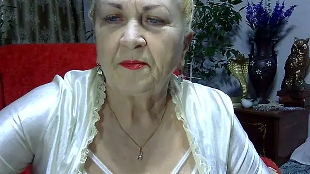 Snapshot of Emma52610 chatting on March 18, 6:04 pm Emma52610 online show from March 18, 6:04 pm