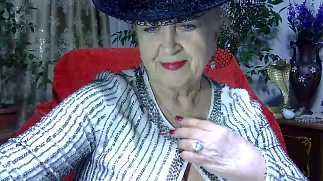 Snapshot of Emma52610 chatting on March 22, 5:41 pm Emma52610 online show from March 22, 5:41 pm