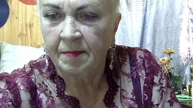 Emma52610 online show from October 16, 4:35 am