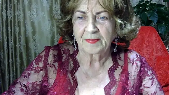 Snapshot of Emma52610 chatting on April 16, 4:41 pm Emma52610 online show from April 16, 4:41 pm