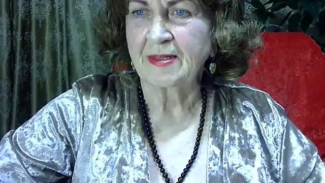 Snapshot of Emma52610 chatting on April 23, 5:04 pm Emma52610 online show from April 23, 5:04 pm