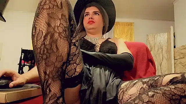 camyl93 online show from November 22, 10:31 pm