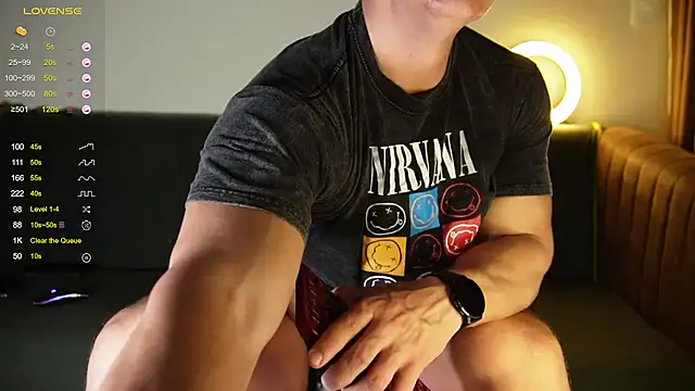 Snapshot of SteeveMuscle chatting on December 9, 5:07 am SteeveMuscle online show from December 9, 5:07 am