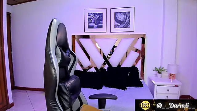 Snapshot of Lia_Simons chatting on January 8, 2:46 am Lia Simons online show from January 8, 2:46 am