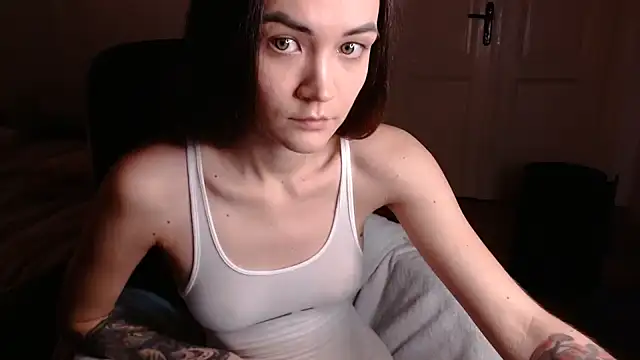 EvelynGG online show from December 18, 4:20 am