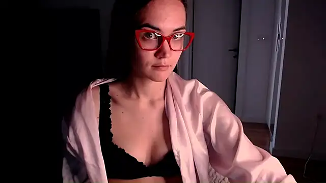 EvelynGG online show from May 20, 10:10 am