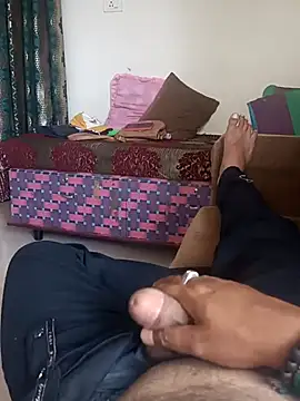 Snapshot of karthikck3 chatting on March 3, 7:10 am karthikck3 online show from March 3, 7:10 am