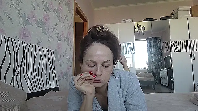 LindaStarS online show from May 5, 5:48 am