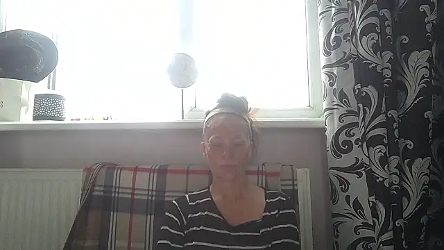 LindaStarS online show from May 8, 4:51 am