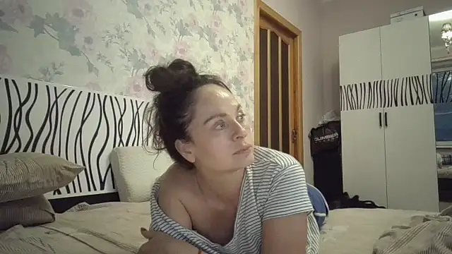 LindaStarS online show from May 9, 5:40 pm