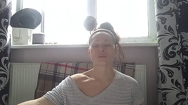 LindaStarS online show from May 12, 4:42 am