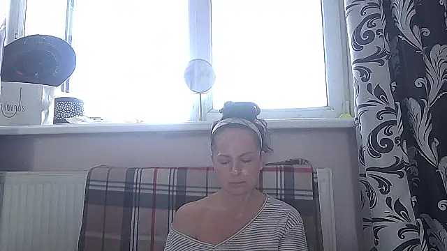 LindaStarS online show from May 15, 5:25 am