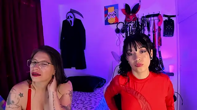 dungeongirls online show from September 26, 7:18 pm