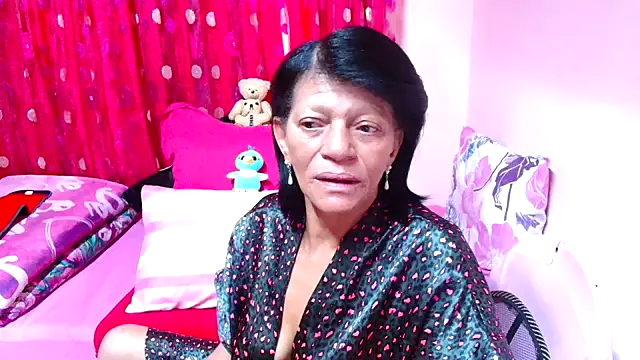 SLUTTYROXY online show from November 5, 6:35 am