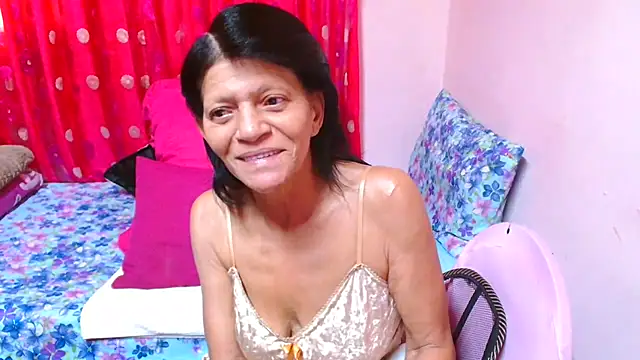 SLUTTYROXY online show from March 21, 6:18 am