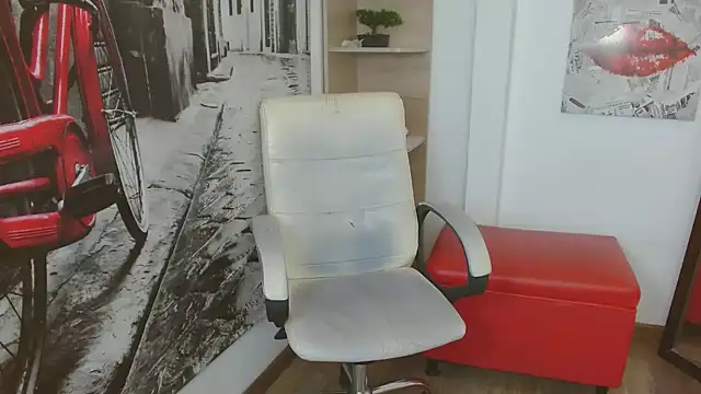 Snapshot of Shay__lee chatting on March 16, 2:10 am Shay lee online show from March 16, 2:10 am