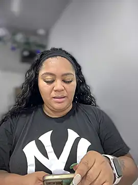 yanza2002 online show from December 17, 2:23 am