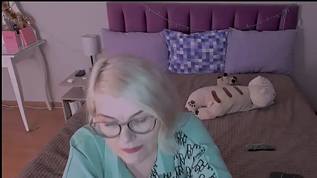 sabrinamacmarren online show from January 19, 1:22 pm