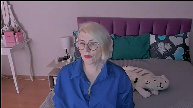 sabrinamacmarren online show from January 24, 5:00 pm