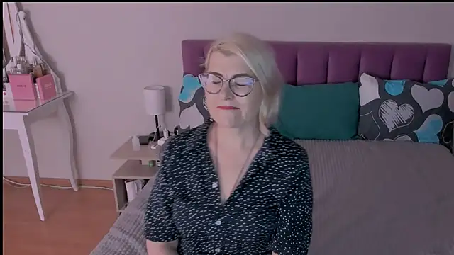 sabrinamacmarren online show from January 25, 3:30 pm