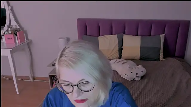 sabrinamacmarren online show from February 1, 4:11 pm