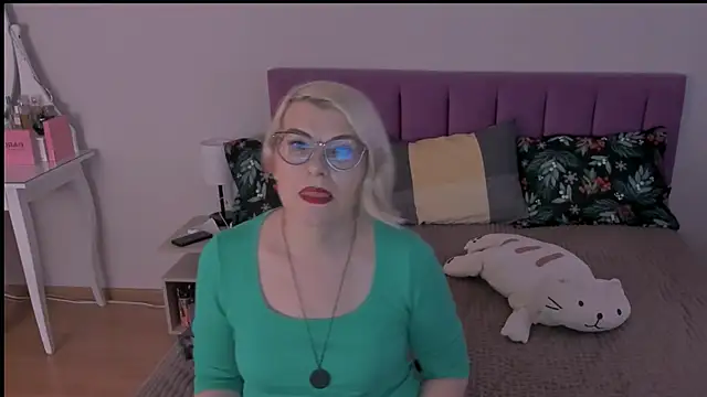 sabrinamacmarren online show from February 2, 12:13 pm