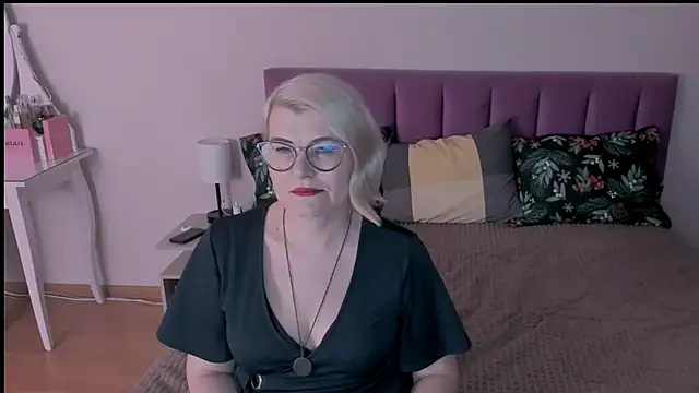 sabrinamacmarren online show from February 2, 4:22 pm