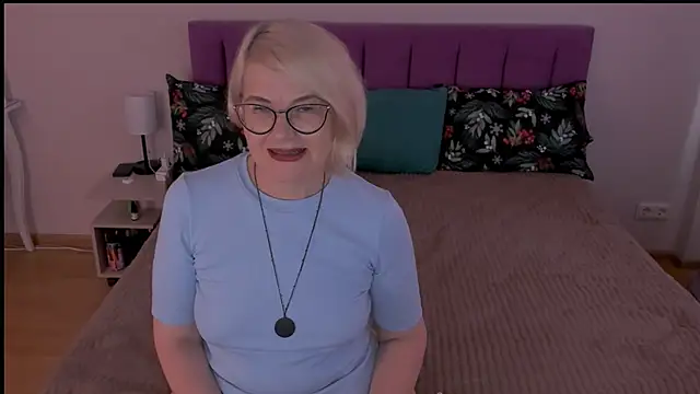 sabrinamacmarren online show from February 6, 12:26 pm