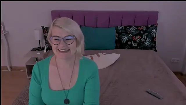 sabrinamacmarren online show from February 9, 10:31 am