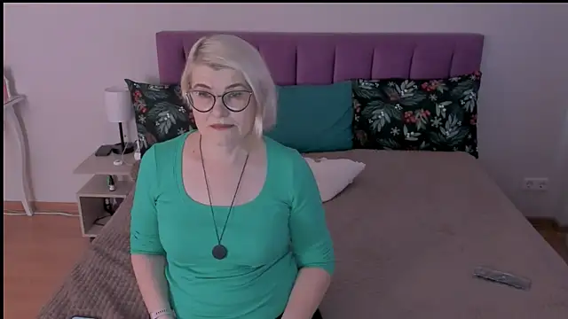 sabrinamacmarren online show from February 9, 1:35 pm