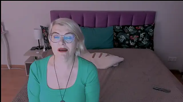 sabrinamacmarren online show from February 9, 4:50 pm