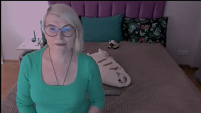 sabrinamacmarren online show from February 12, 5:26 pm