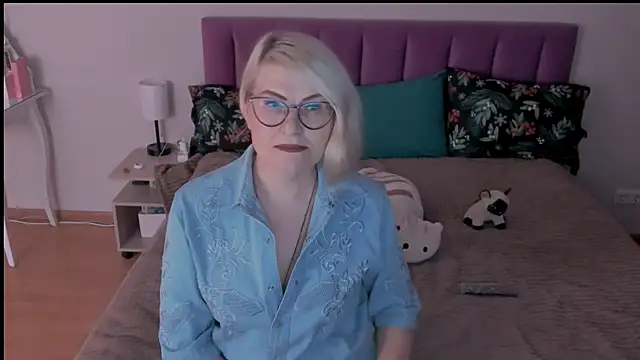 sabrinamacmarren online show from February 27, 4:21 pm