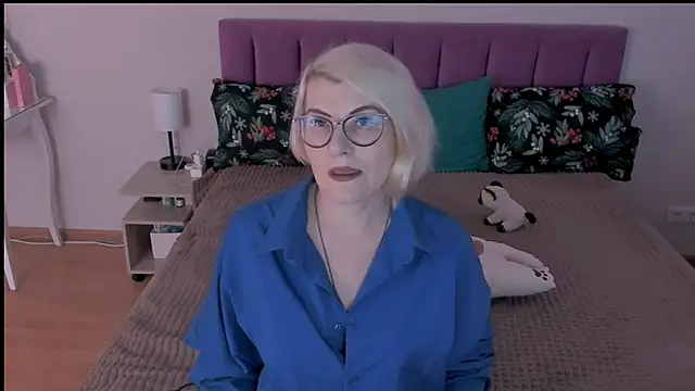 sabrinamacmarren online show from March 2, 1:16 pm