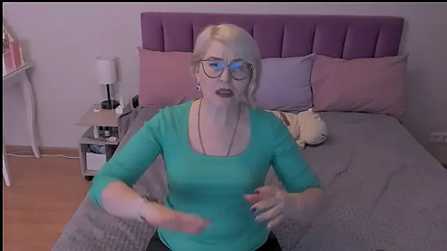 sabrinamacmarren online show from March 10, 8:56 pm