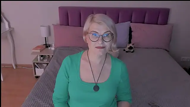 sabrinamacmarren online show from March 20, 5:25 pm