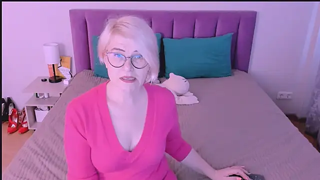 sabrinamacmarren online show from September 26, 3:16 pm