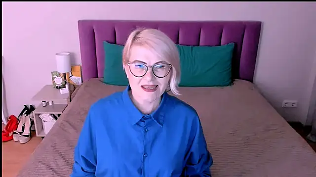 sabrinamacmarren online show from November 3, 3:24 pm