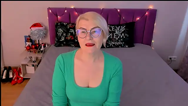 sabrinamacmarren online show from January 11, 9:03 am