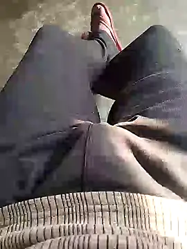 Snapshot of bigh96dik chatting on December 2, 4:31 am bigh96dik online show from December 2, 4:31 am